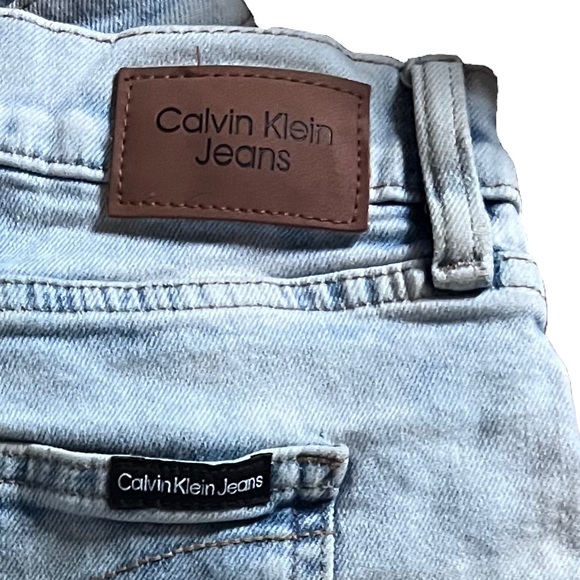 (3 for 25$) CAVIN KLEIN LIGHT COLORED HIGH-WAISTED JEAN SHORTS - Picture 4 of 4